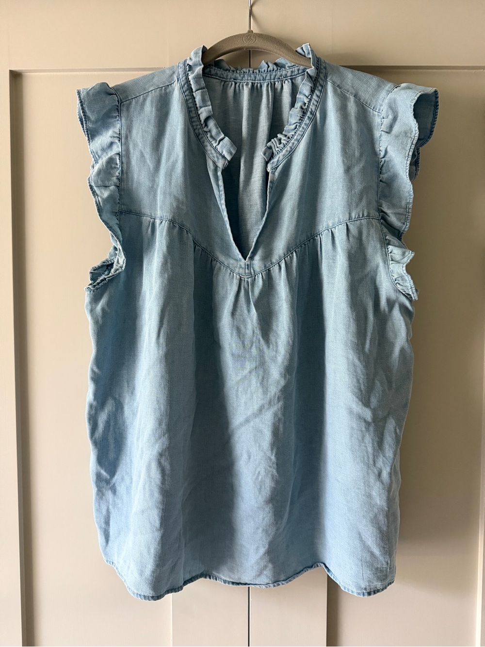 Loft Chambray Ruffle Sleeve Top